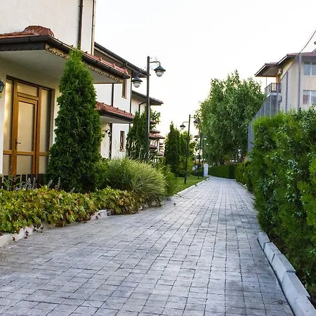 лилия *